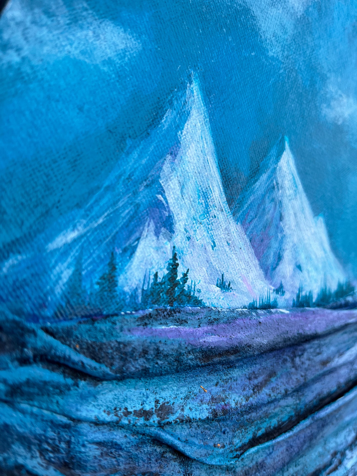 “Melody of the Mountains”     30cm Round Canvas